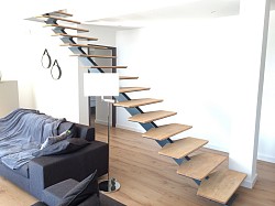 Escalier métal marche bois